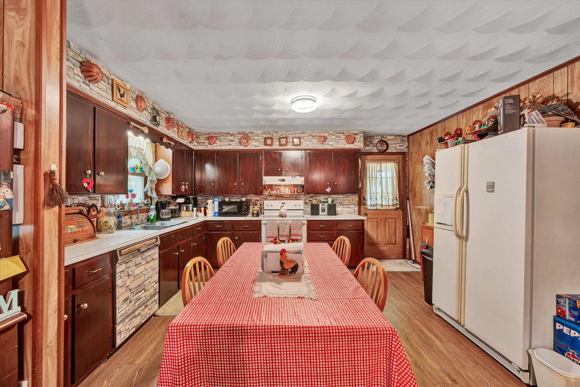 1544 Tulagi RD - Photo 7