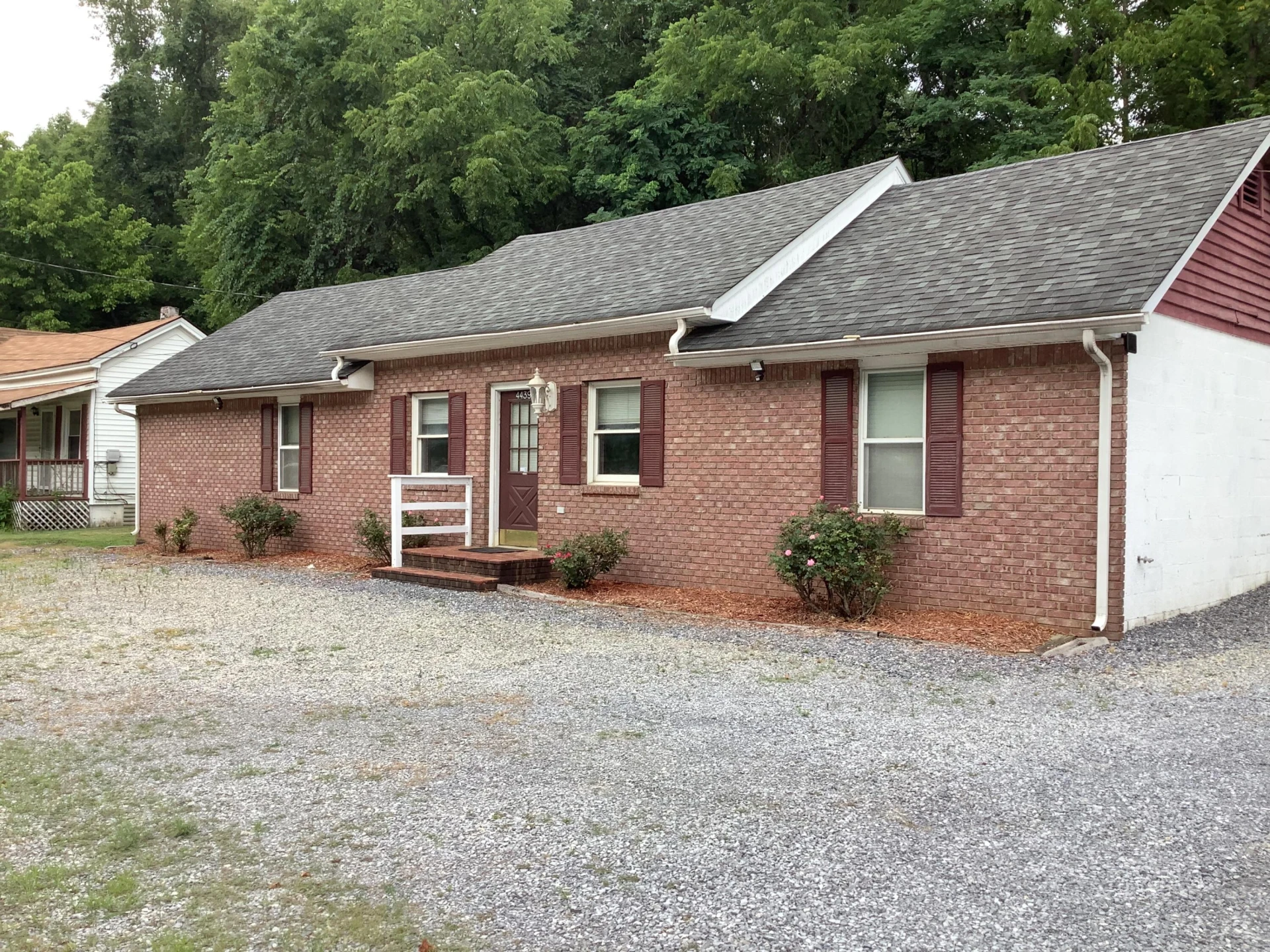 4439 Lee Highway - Photo 2