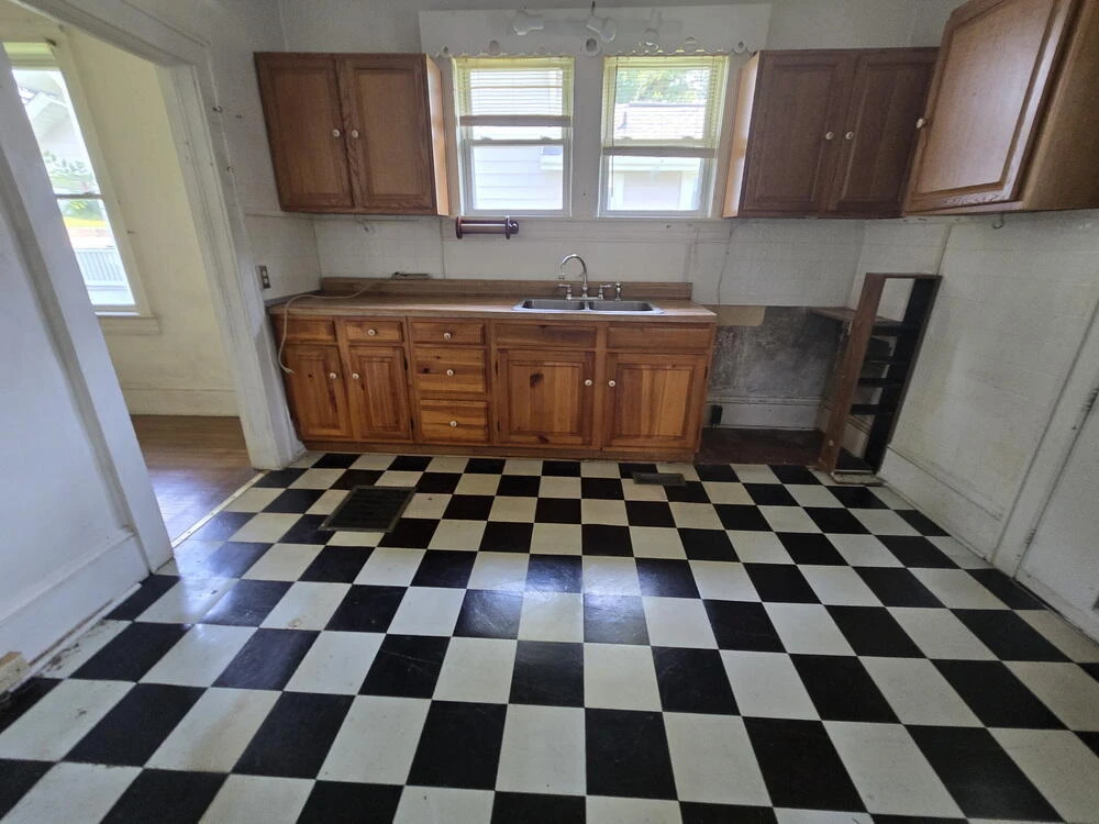 2303 King ST NE - Photo 10
