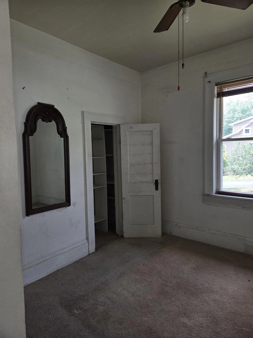 2303 King ST NE - Photo 5