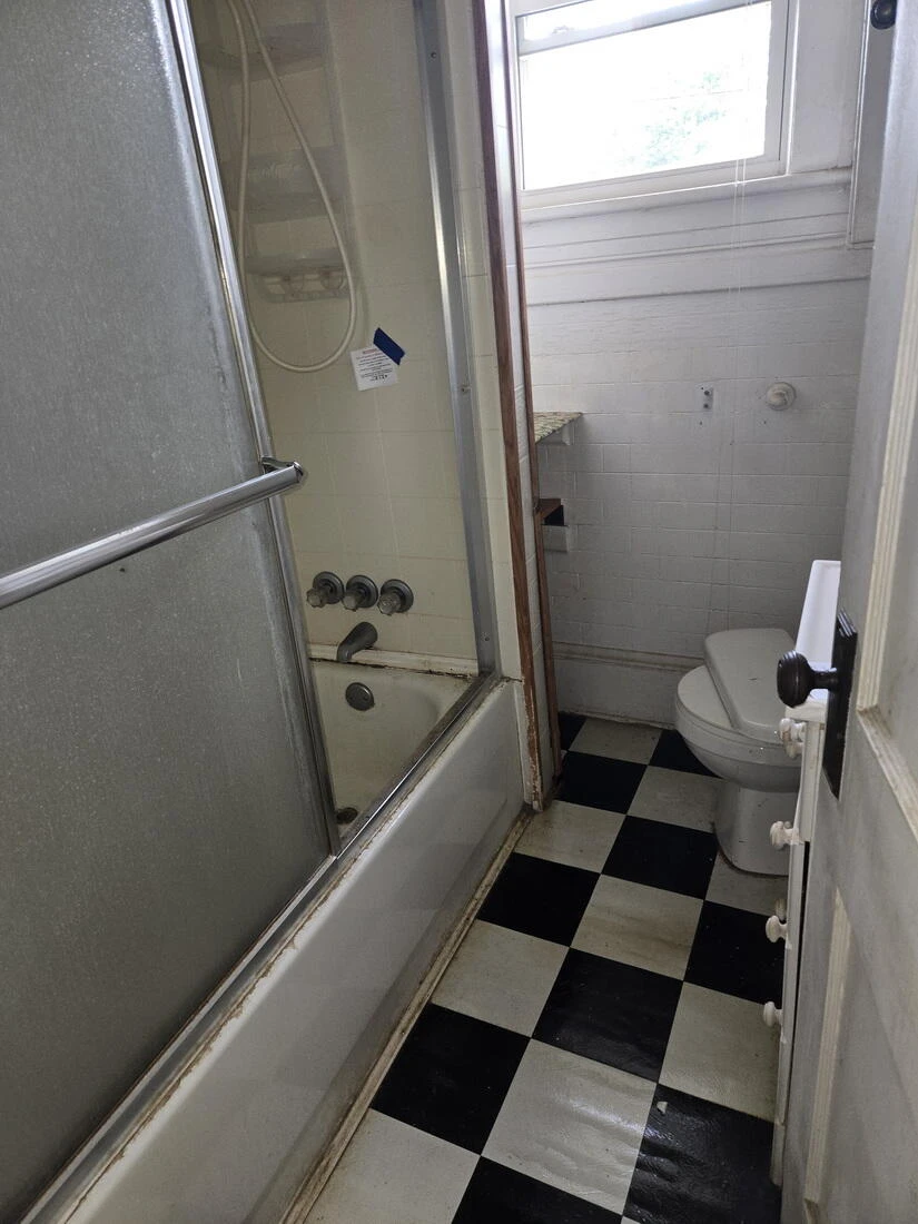 2303 King ST NE - Photo 6