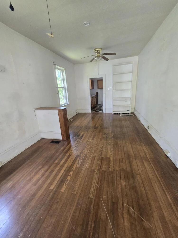 2303 King ST NE - Photo 9