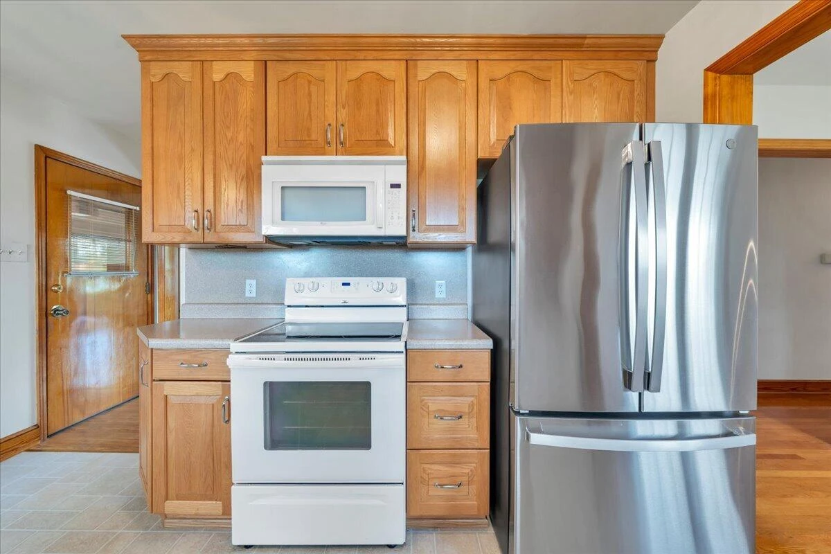 131 Maplelawn AVE NE - Photo 13
