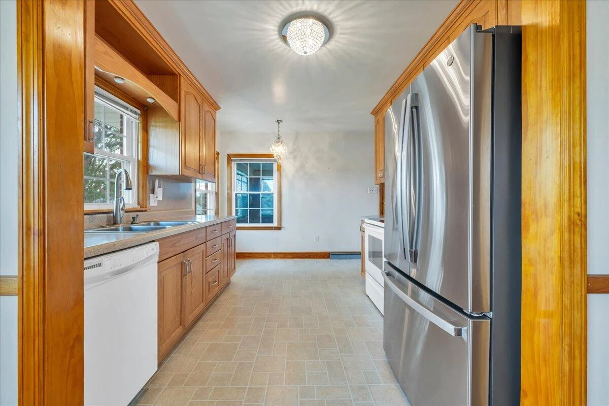 131 Maplelawn AVE NE - Photo 15