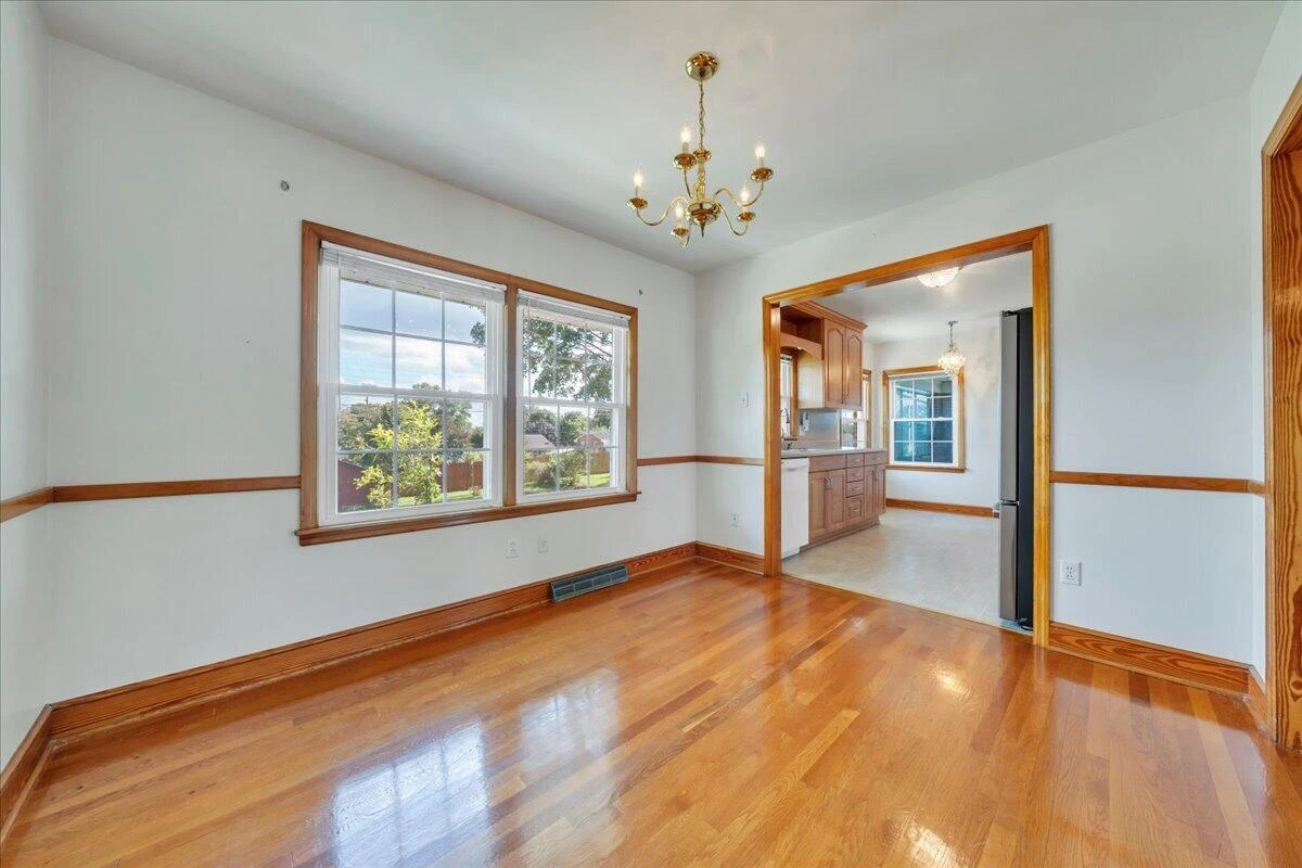 131 Maplelawn AVE NE - Photo 18