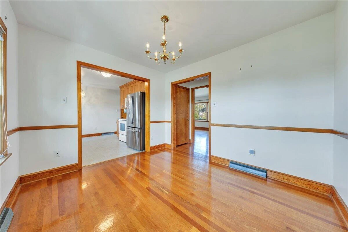 131 Maplelawn AVE NE - Photo 19