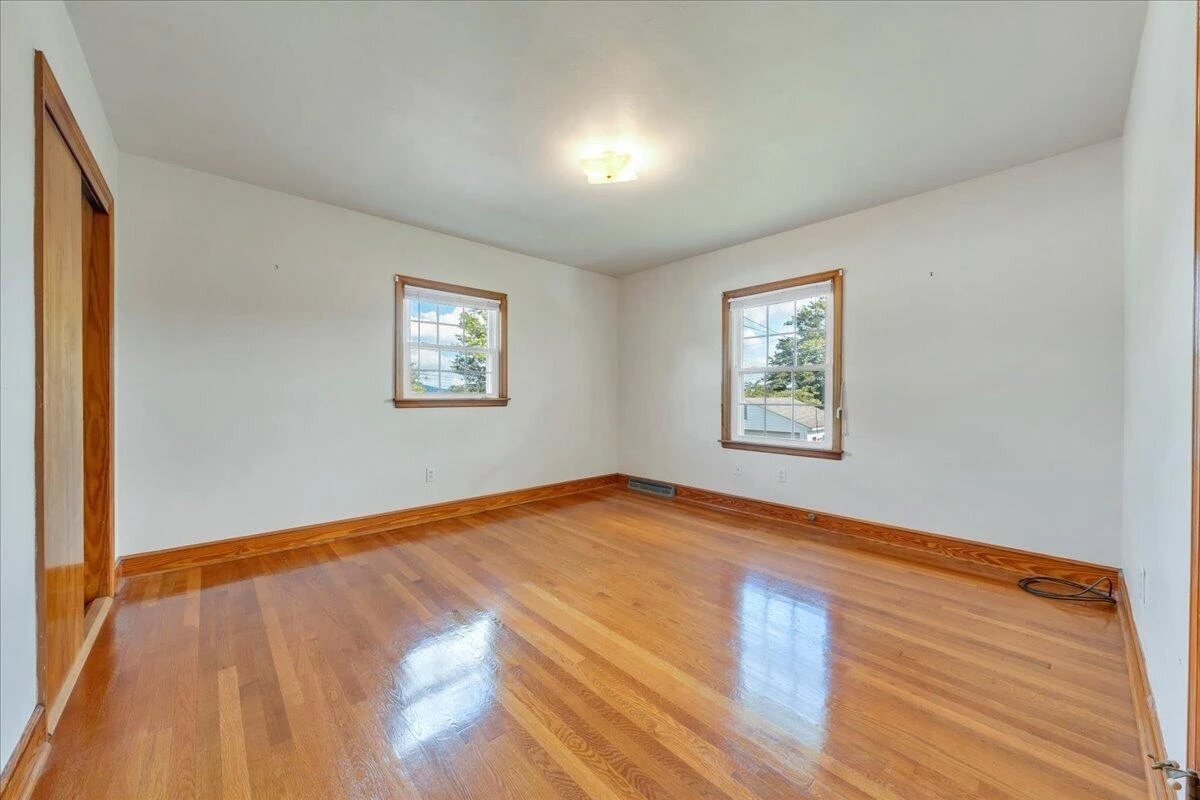 131 Maplelawn AVE NE - Photo 20