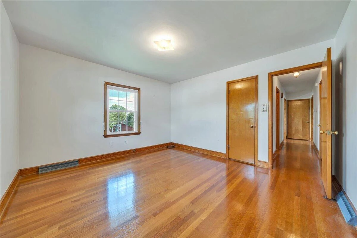 131 Maplelawn AVE NE - Photo 21