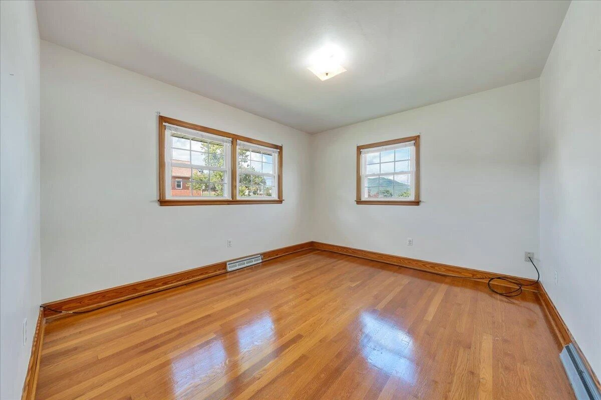 131 Maplelawn AVE NE - Photo 25