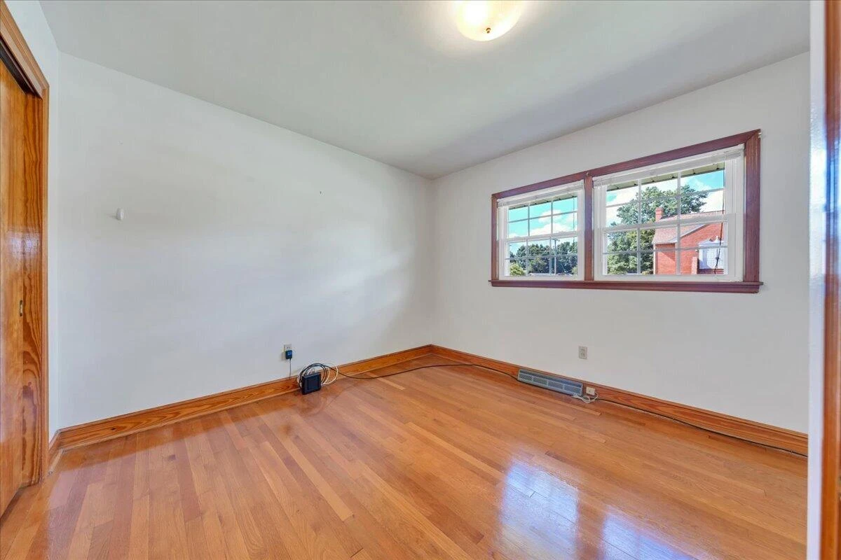 131 Maplelawn AVE NE - Photo 27