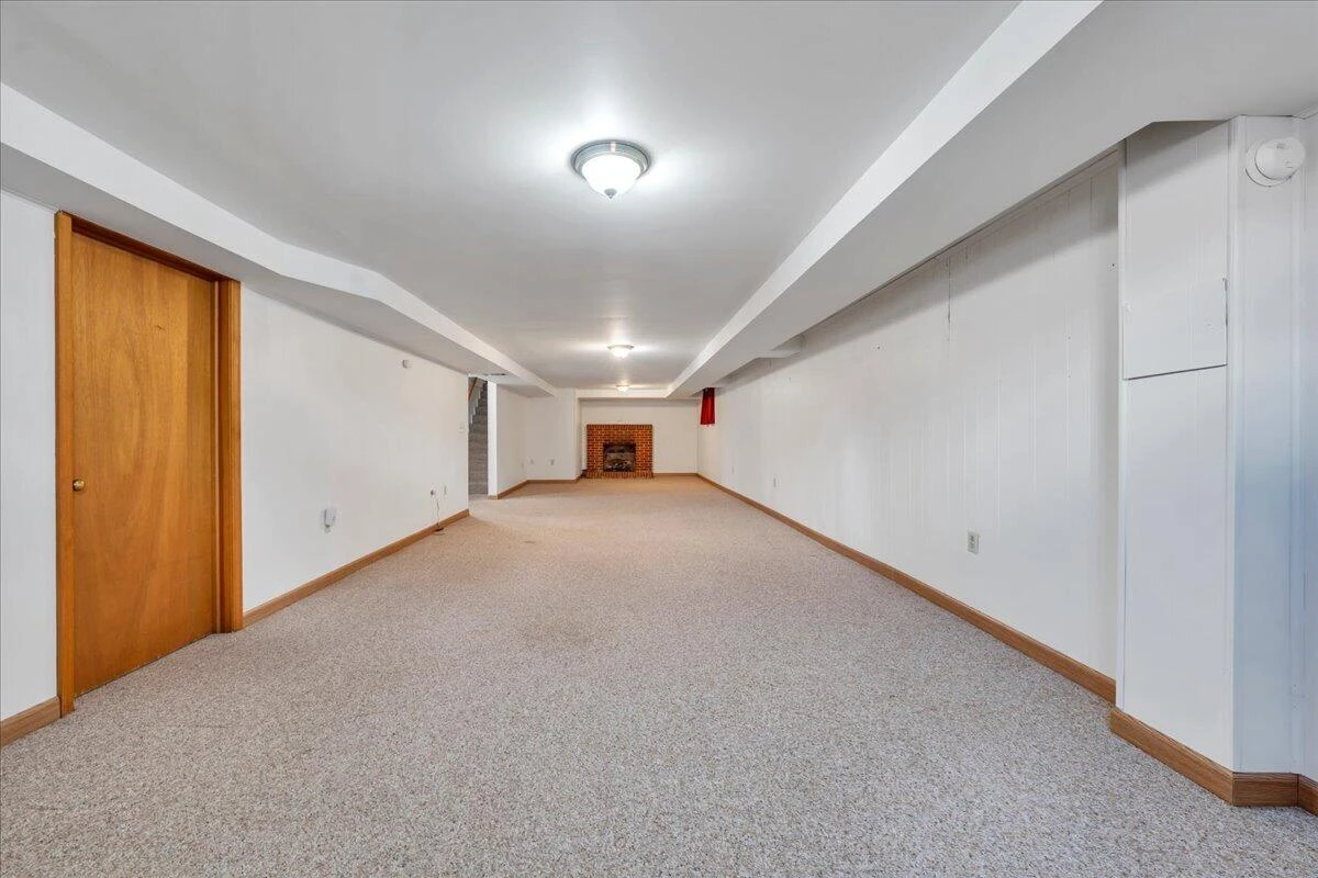 131 Maplelawn AVE NE - Photo 31