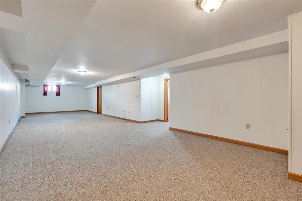 131 Maplelawn AVE NE - Photo 33