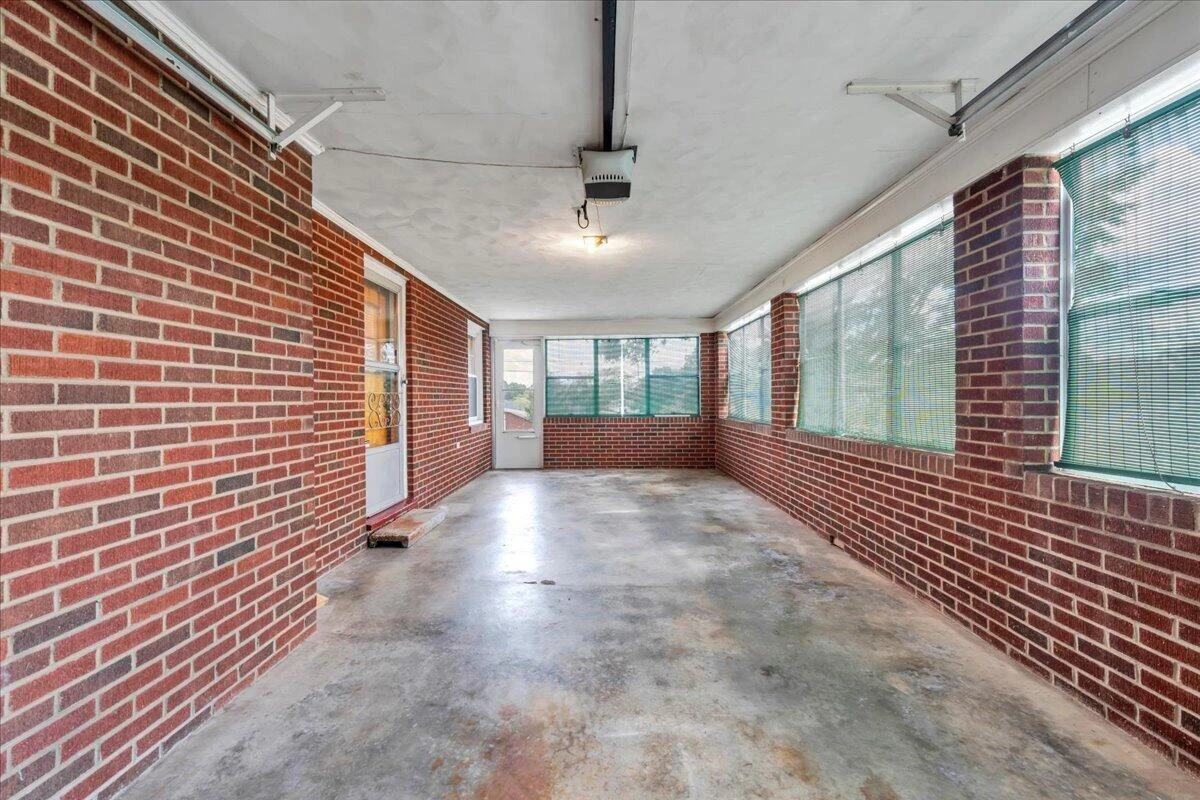 131 Maplelawn AVE NE - Photo 41