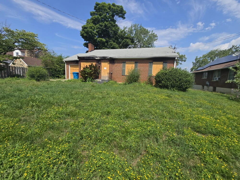 2628 Cedarhurst AVE NW - Photo 6