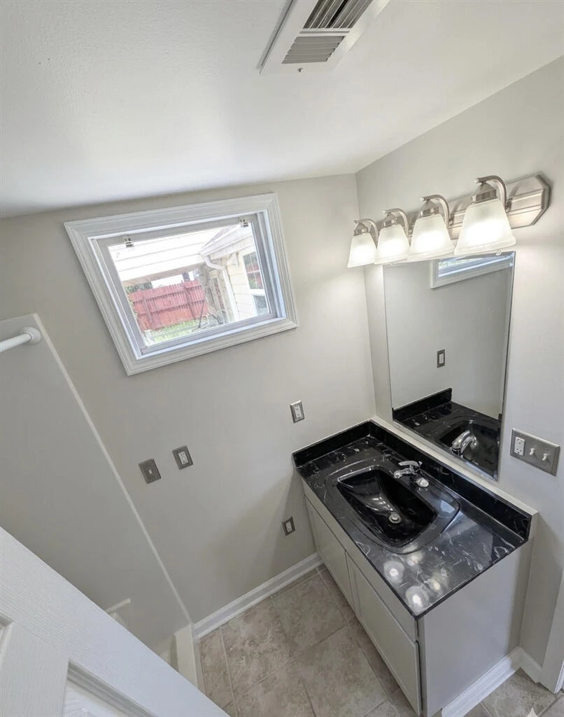 1378 Goodwin AVE - Photo 12
