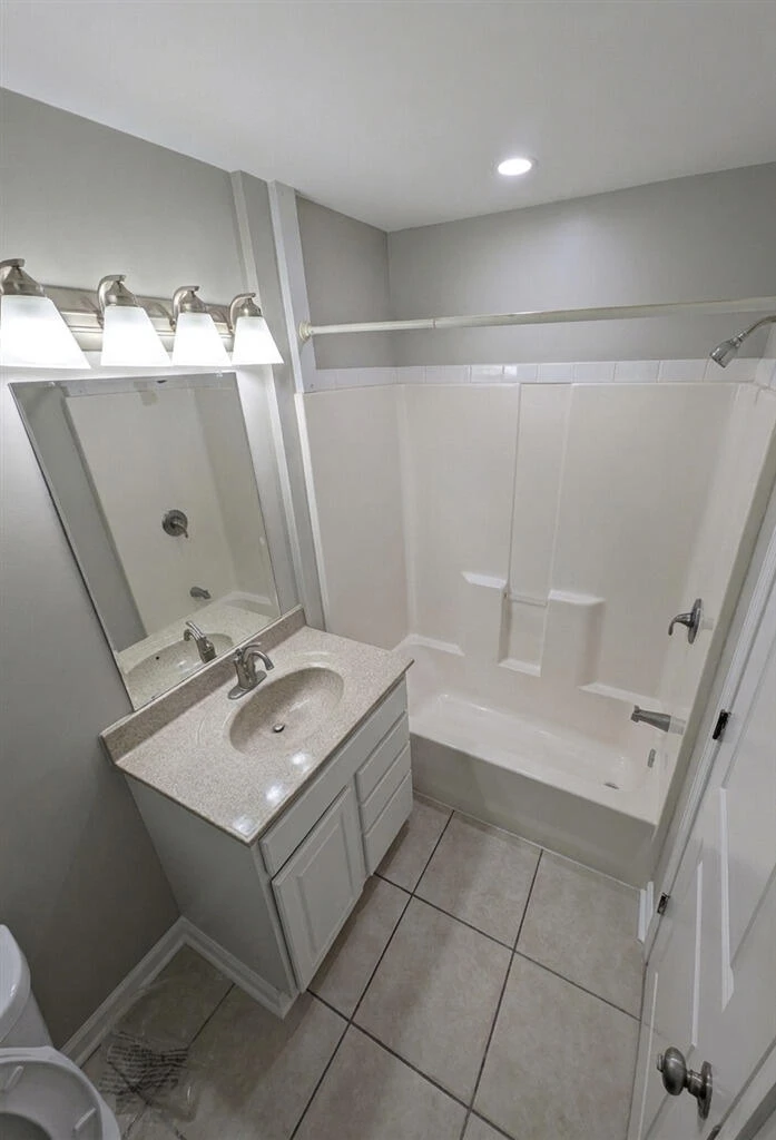 1378 Goodwin AVE - Photo 15