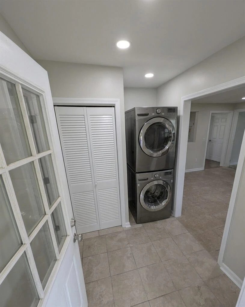 1378 Goodwin AVE - Photo 16