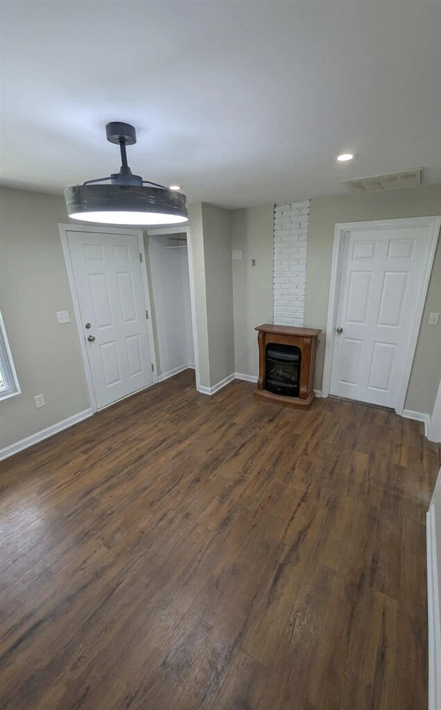 1378 Goodwin AVE - Photo 6