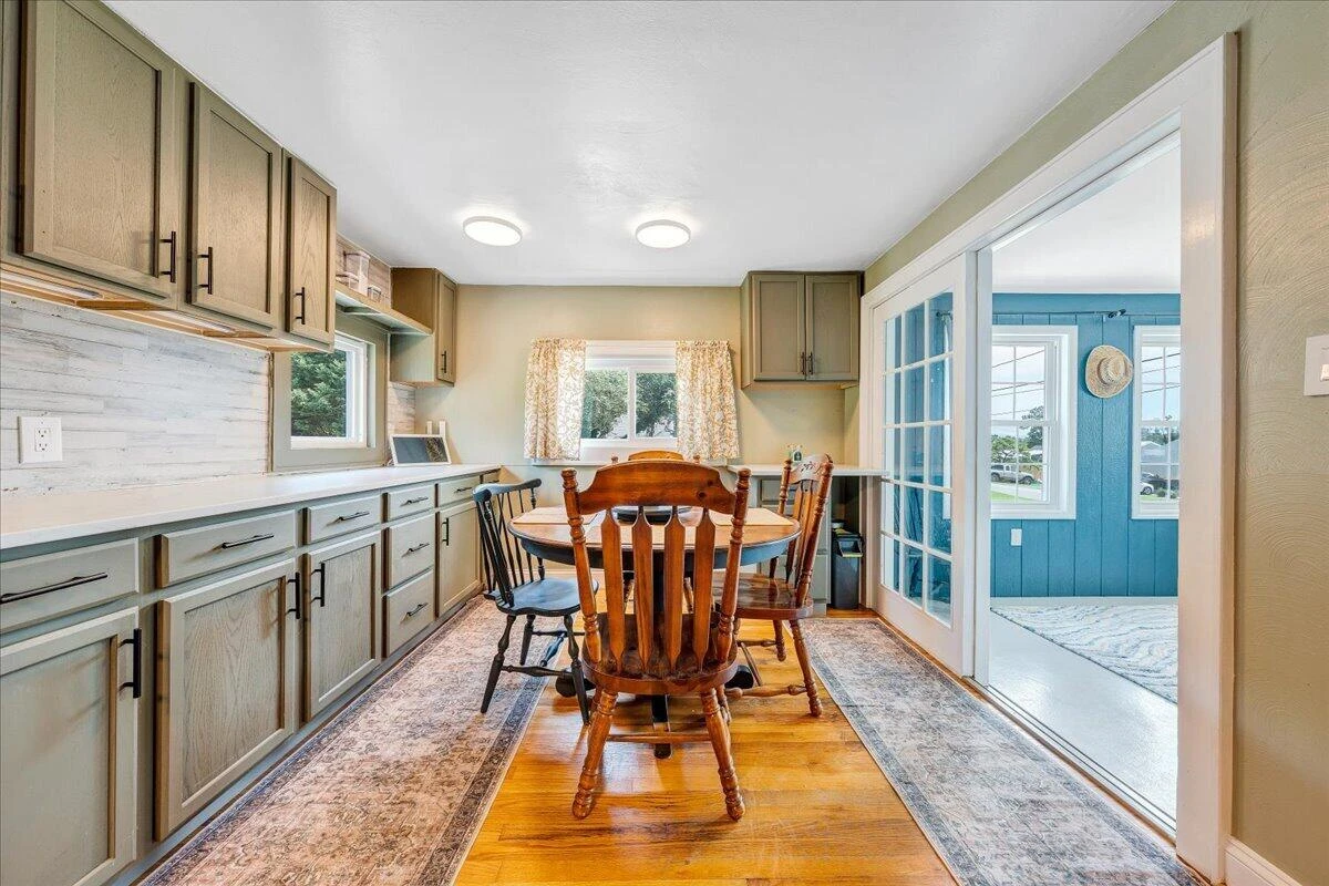 1828 Lawndale AVE - Photo 10