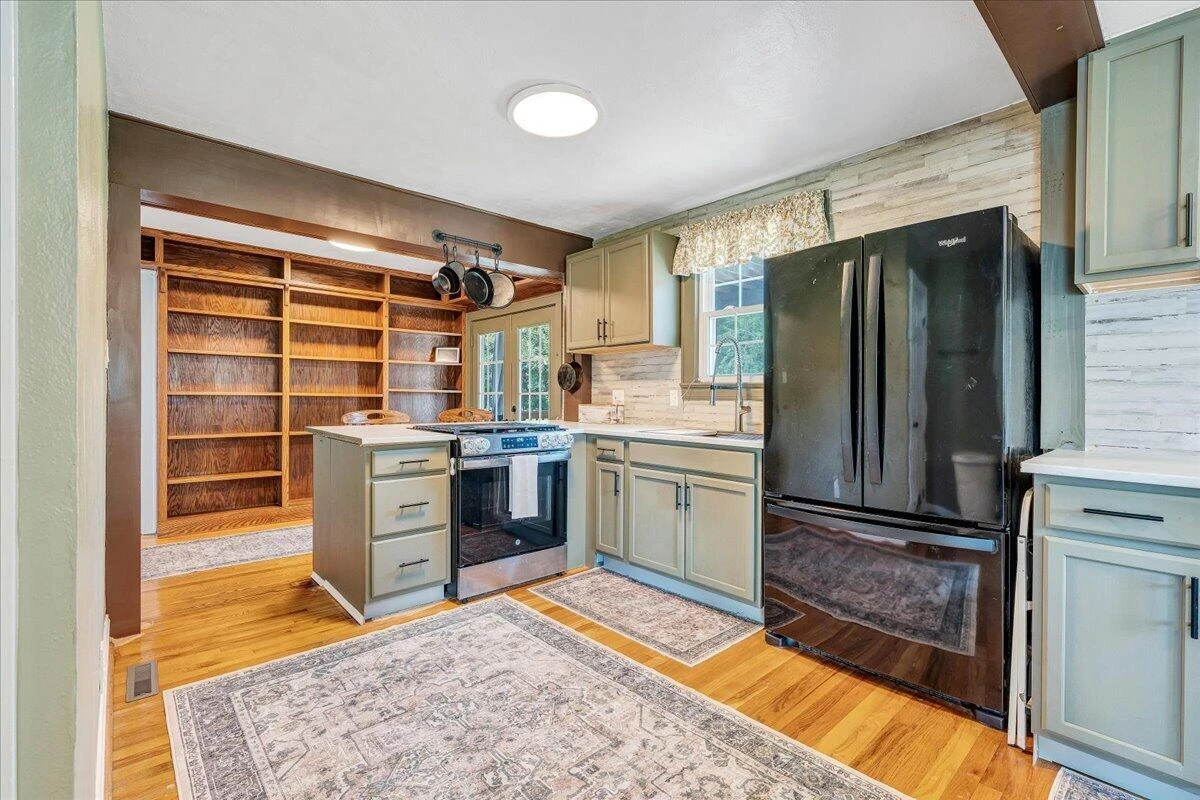 1828 Lawndale AVE - Photo 11