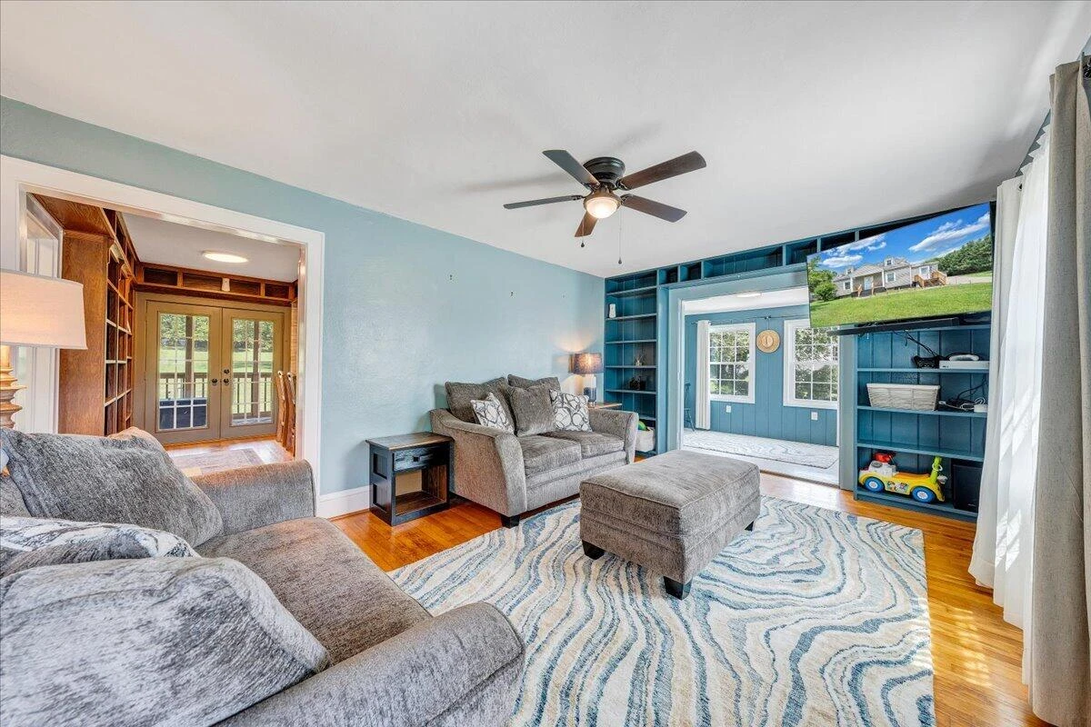 1828 Lawndale AVE - Photo 7