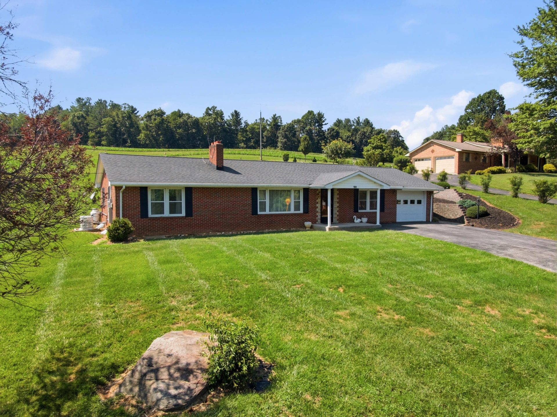 181 Ridgeview RD NW - Photo 2