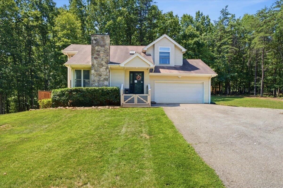 12376 Leesville RD