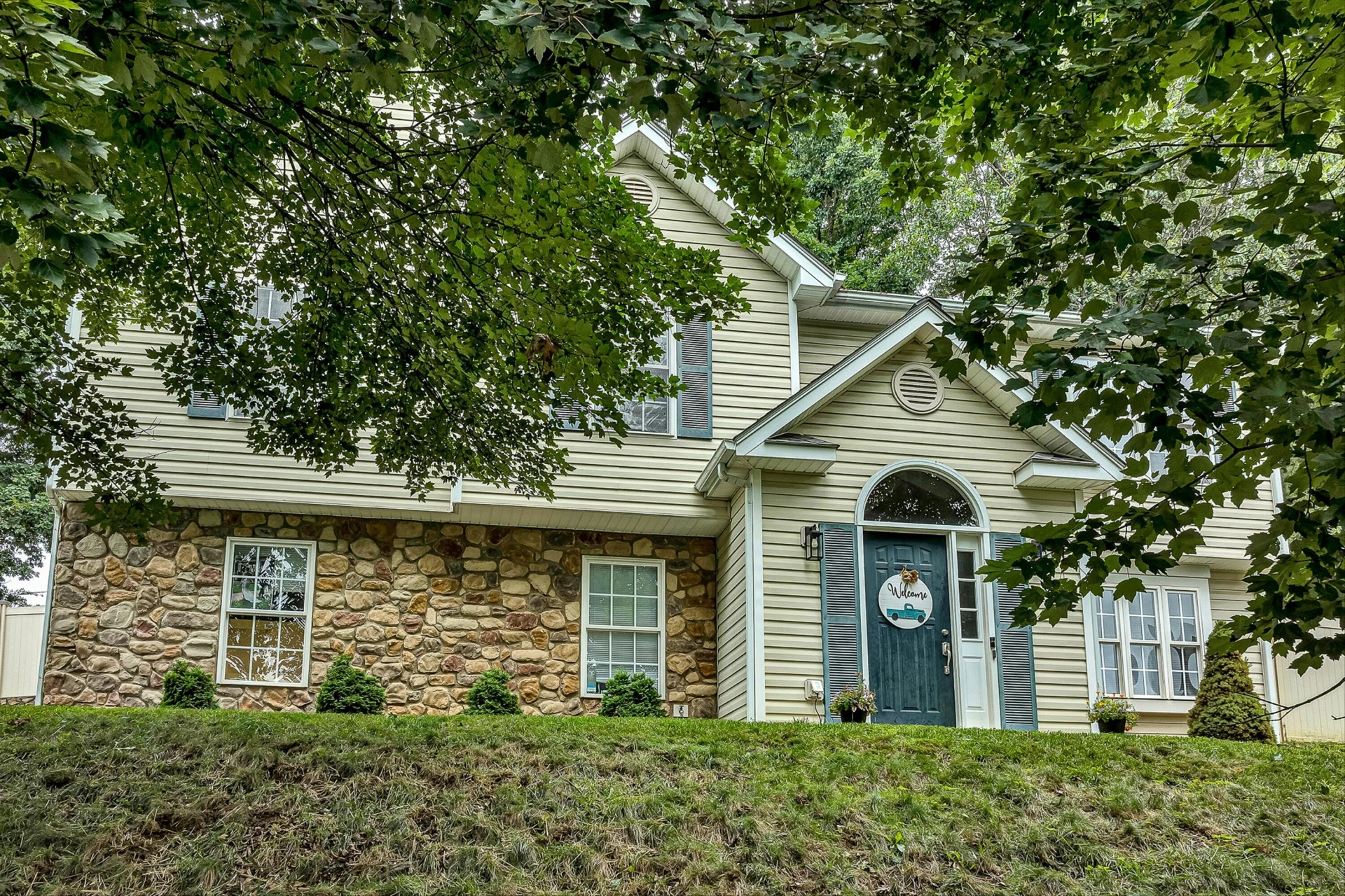 3423 Cedarmeade DR