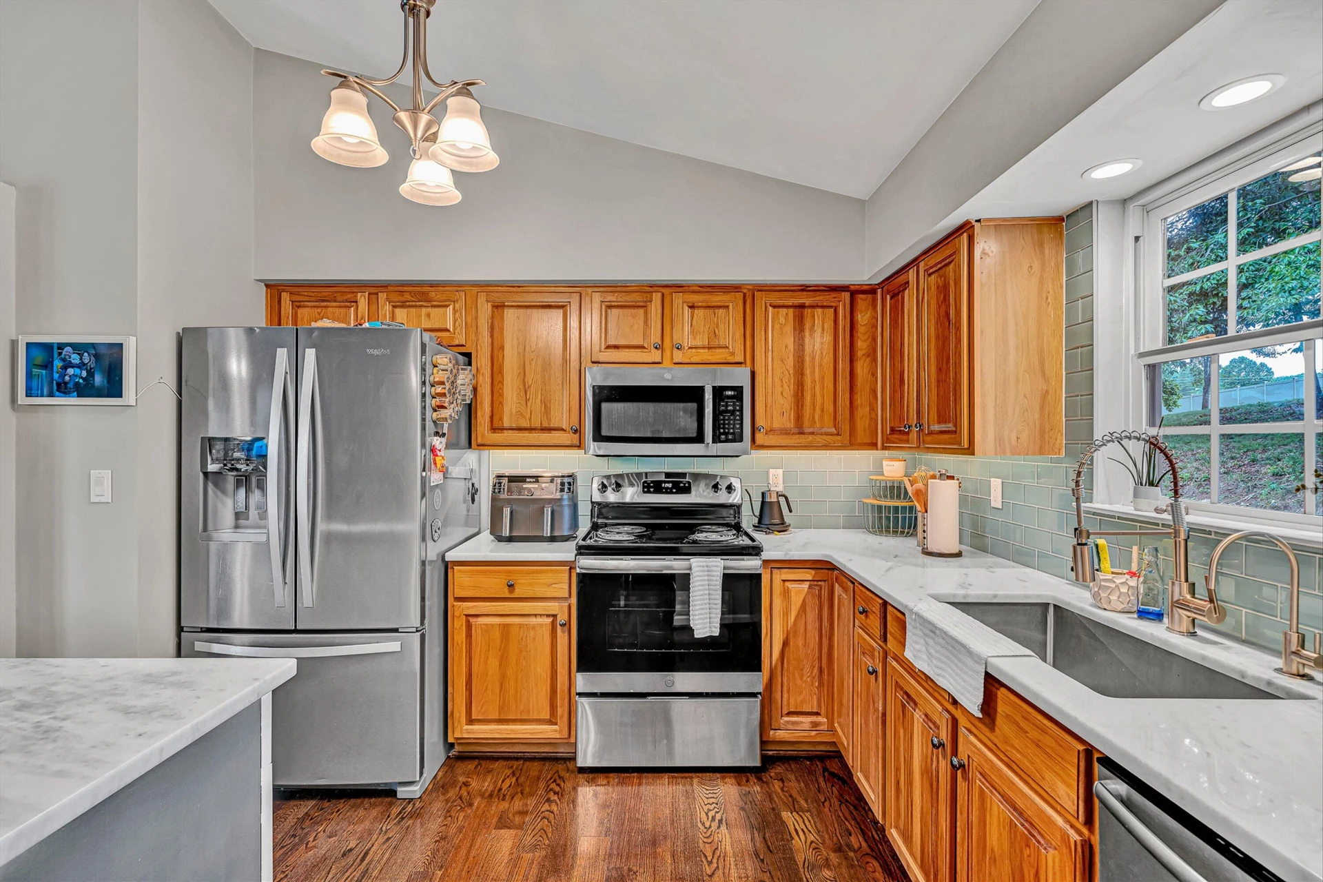 3423 Cedarmeade DR - Photo 17