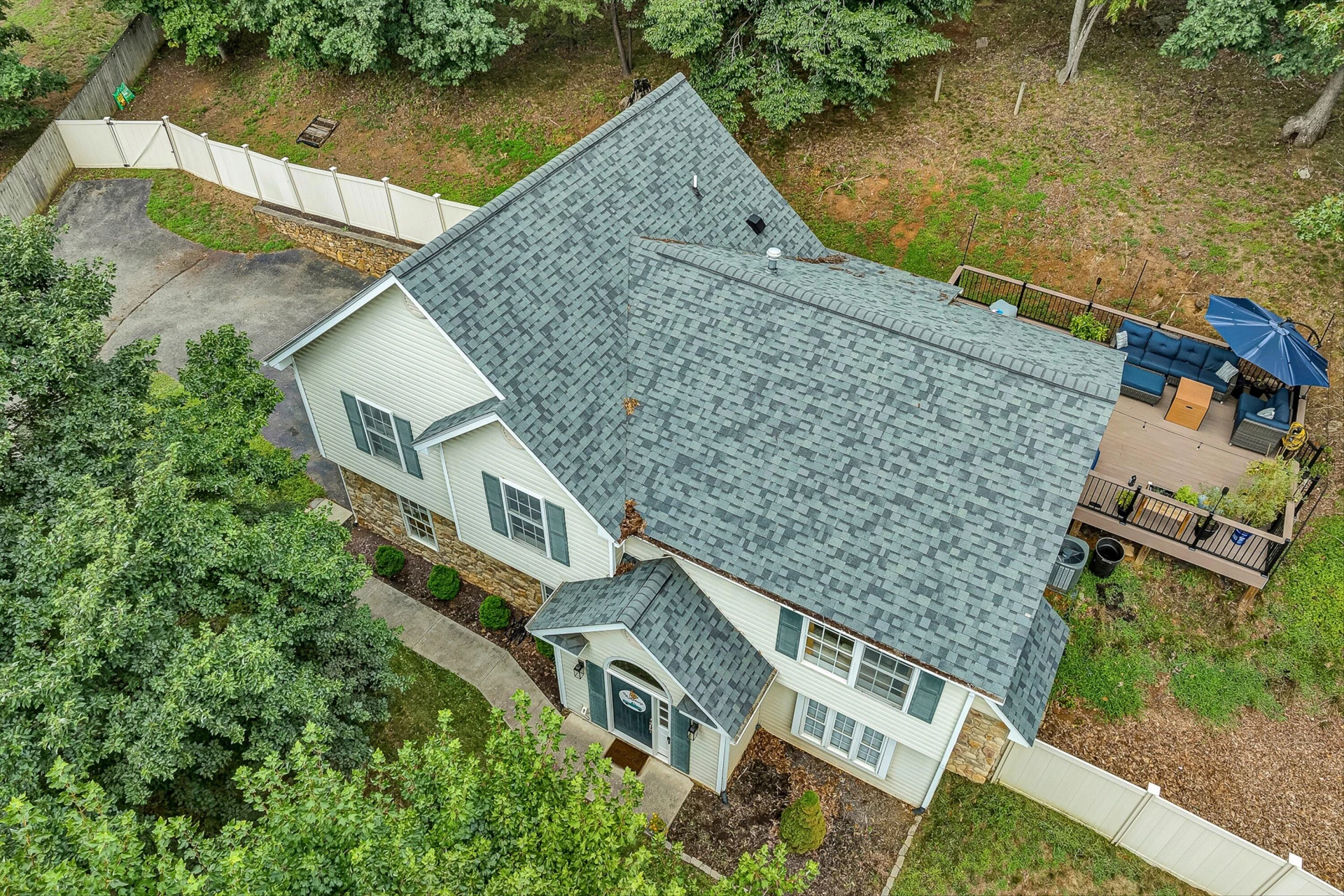 3423 Cedarmeade DR - Photo 3