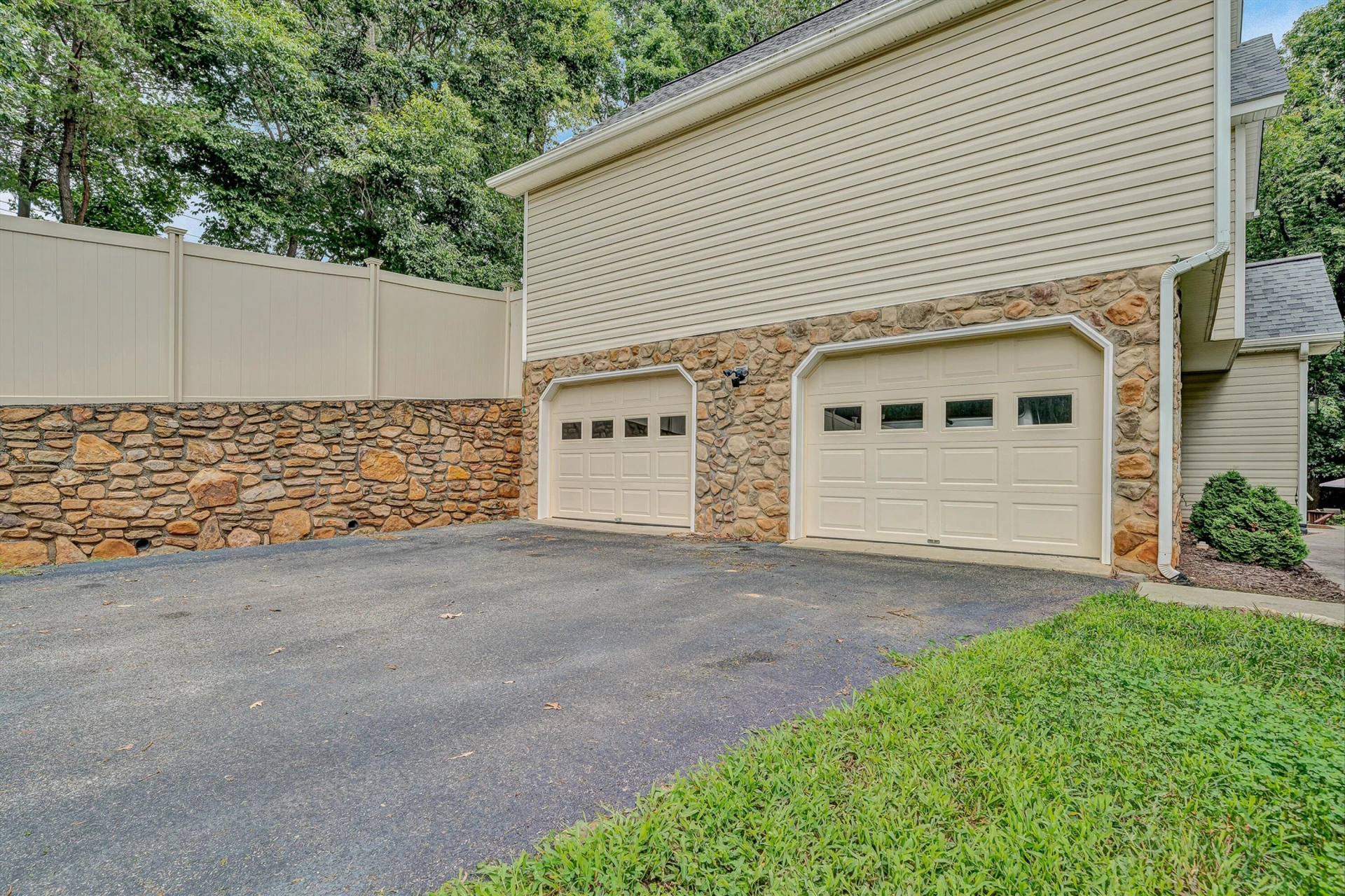 3423 Cedarmeade DR - Photo 42