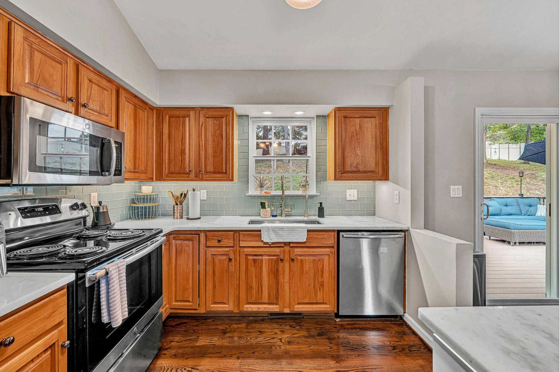 3423 Cedarmeade DR - Photo 9