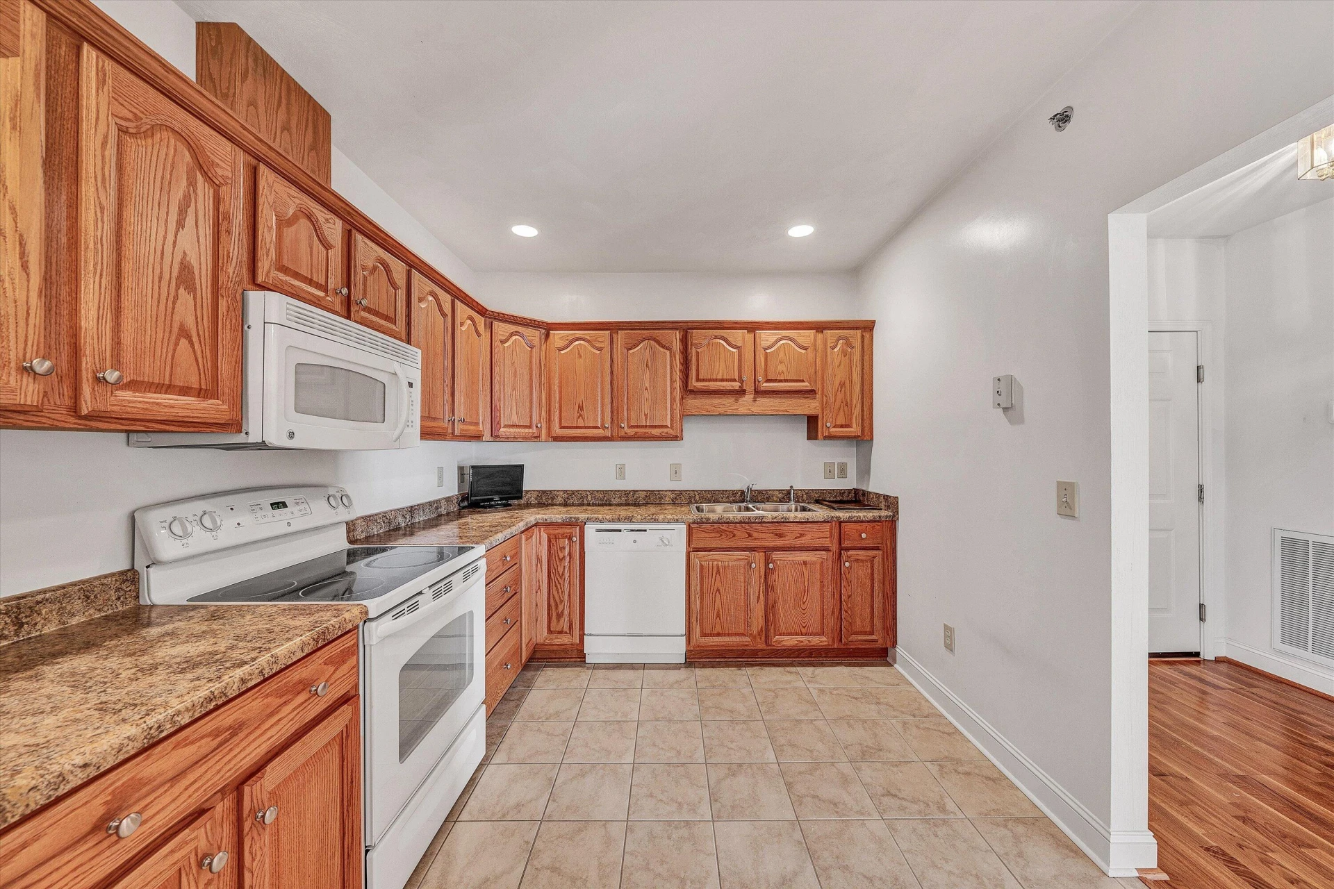 4444 Pheasant Ridge RD #APT 407 - Photo 22
