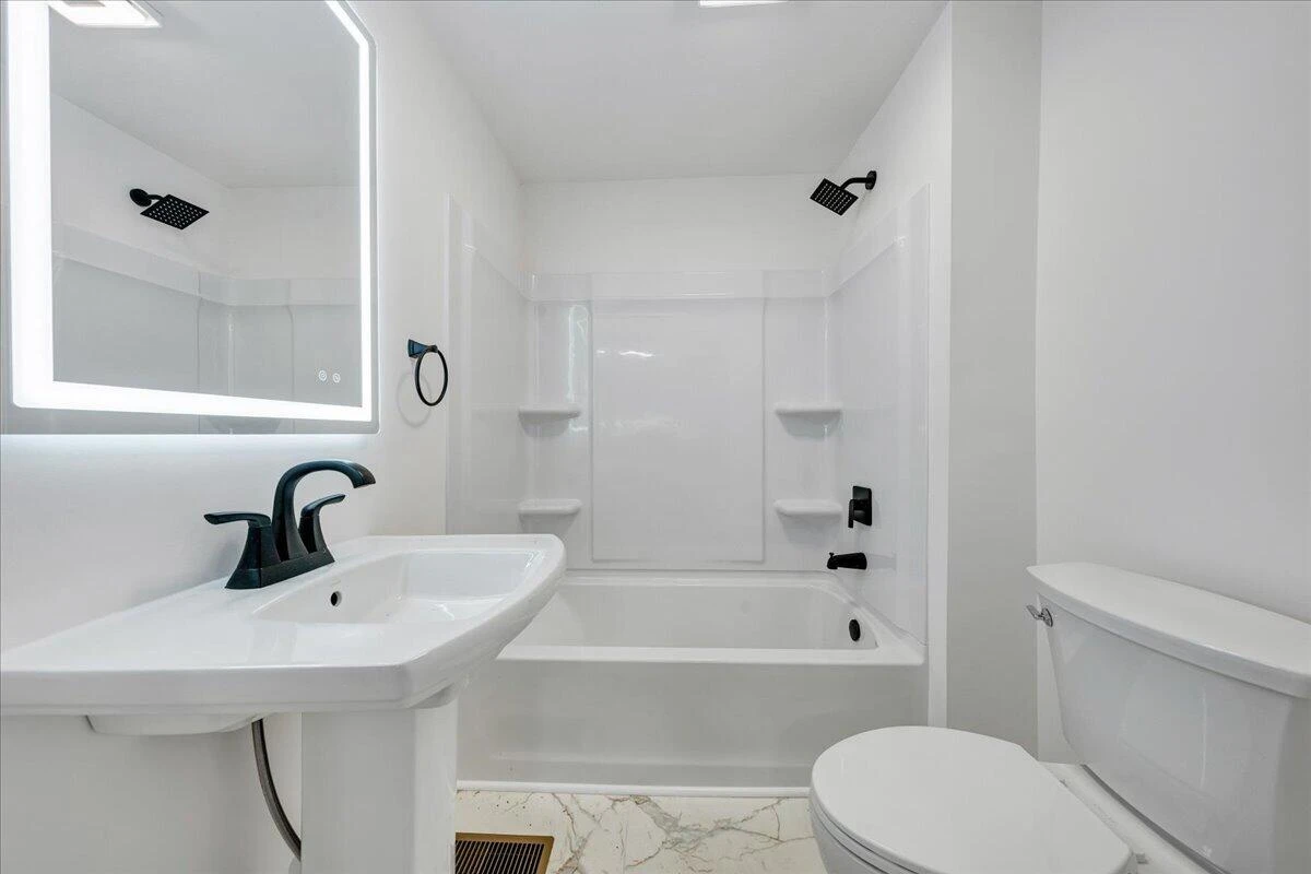 1433 Gladstone AVE SE - Photo 14