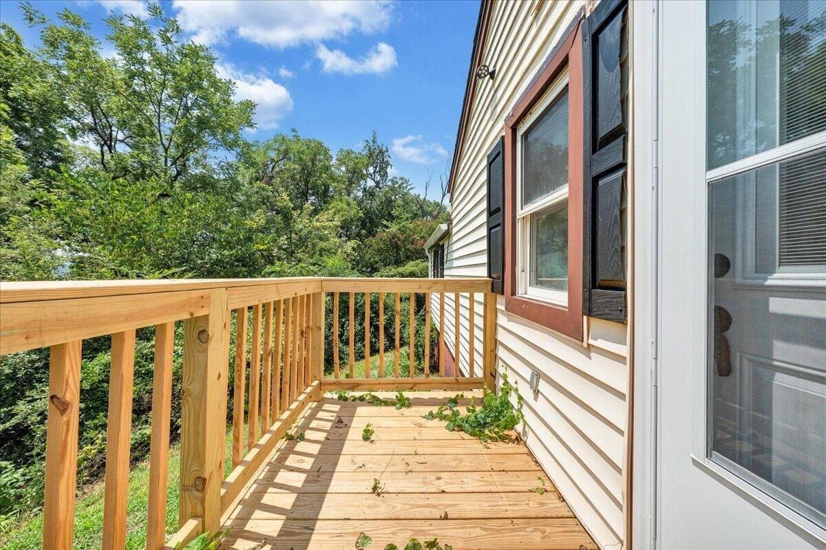 1433 Gladstone AVE SE - Photo 20
