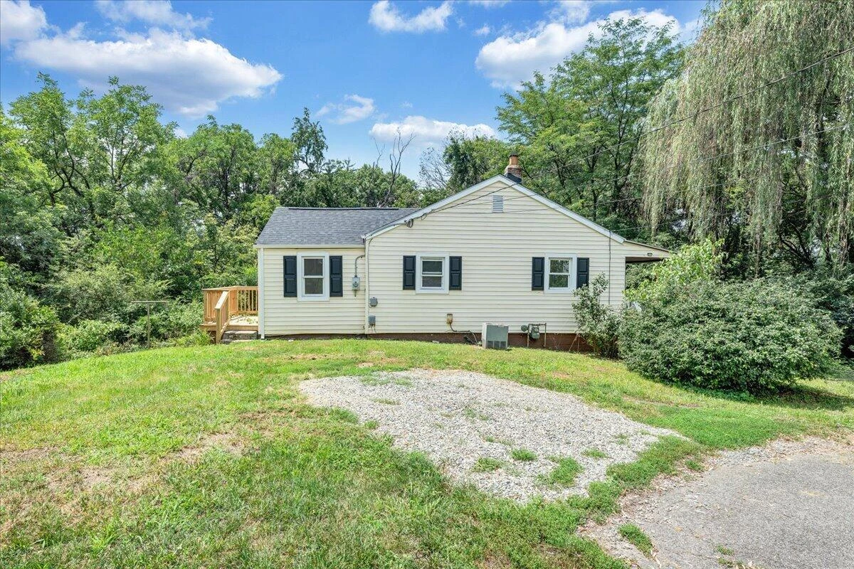 1433 Gladstone AVE SE - Photo 21
