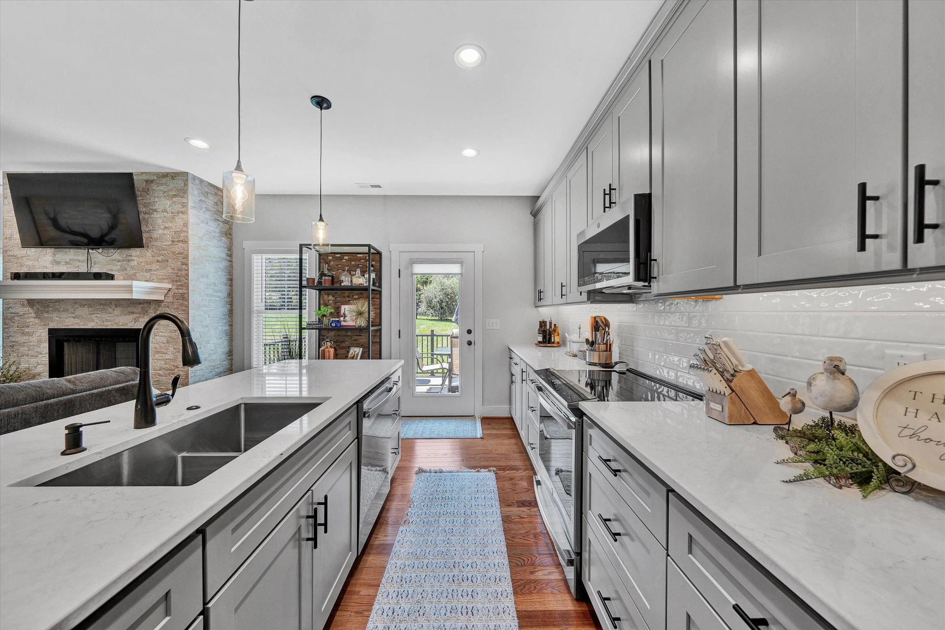 6340 Scruggs RD - Photo 18