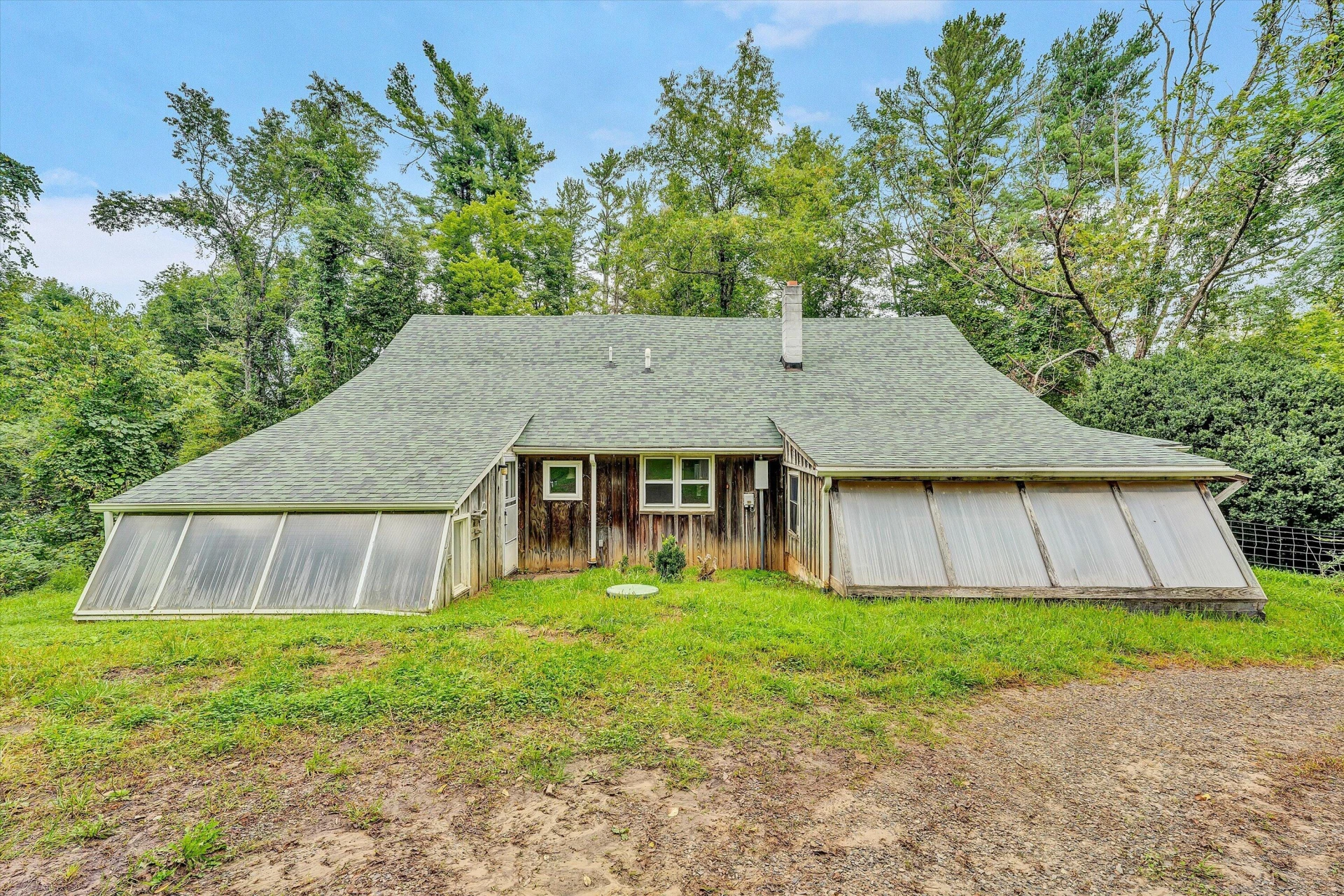 1512 Blue Ridge PKWY - Photo 2