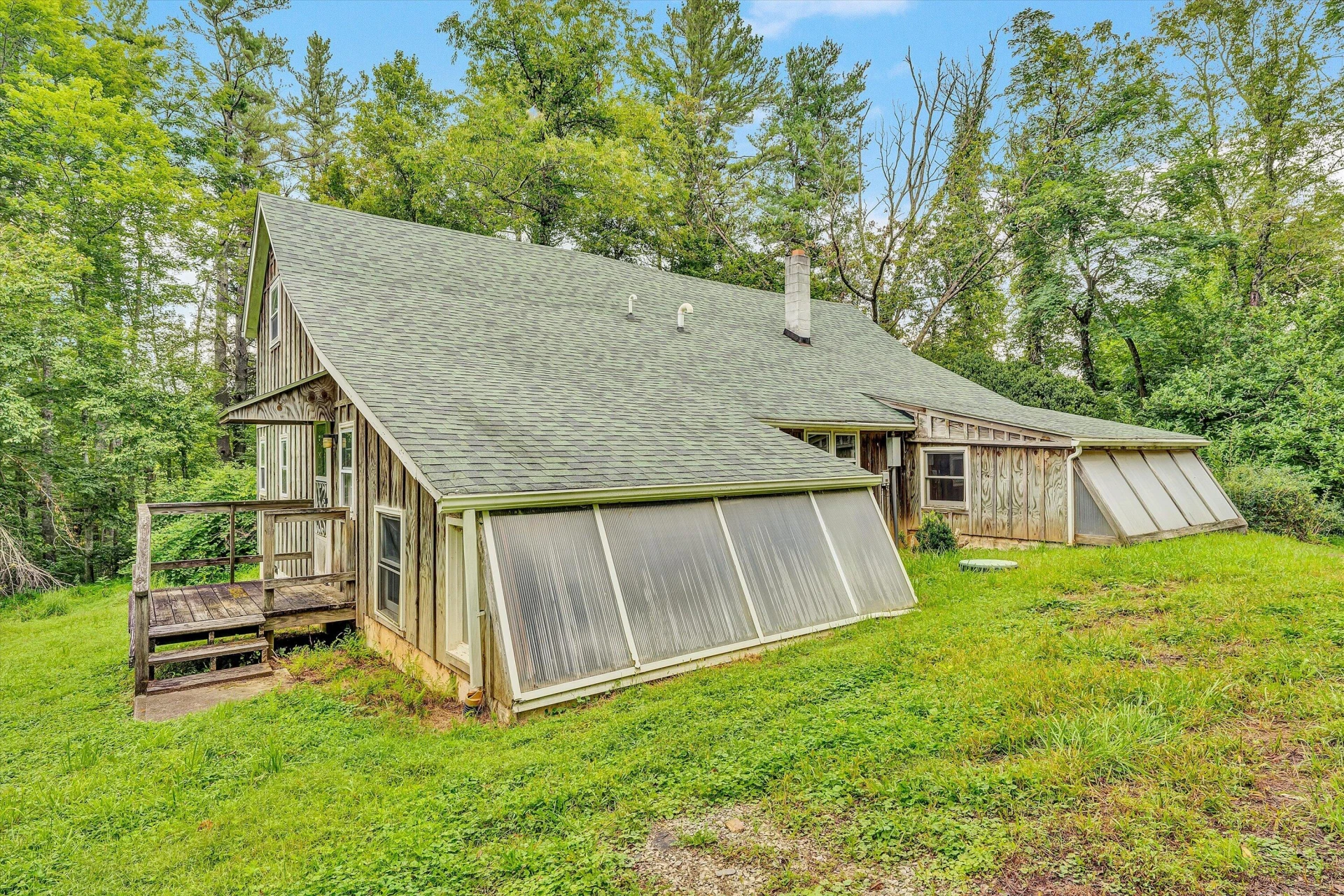 1512 Blue Ridge PKWY - Photo 3