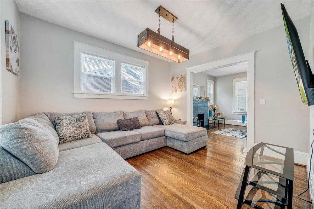 2104 Wayne ST NE - Photo 11