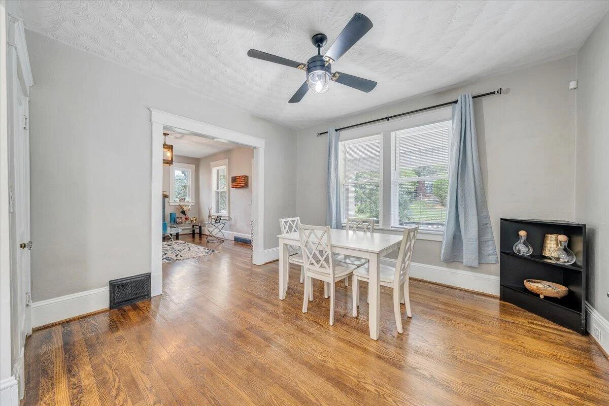 2104 Wayne ST NE - Photo 17
