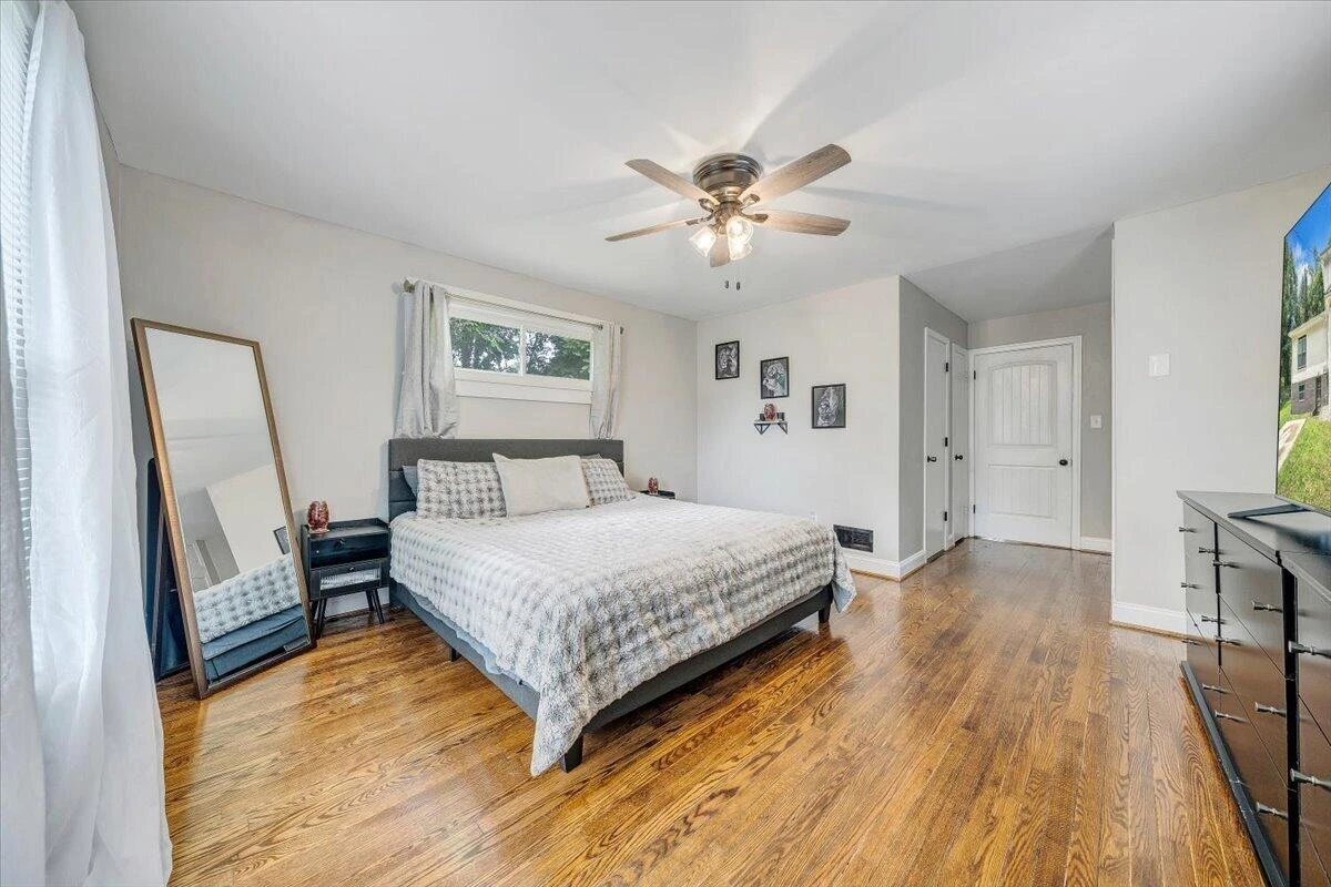 2104 Wayne ST NE - Photo 19