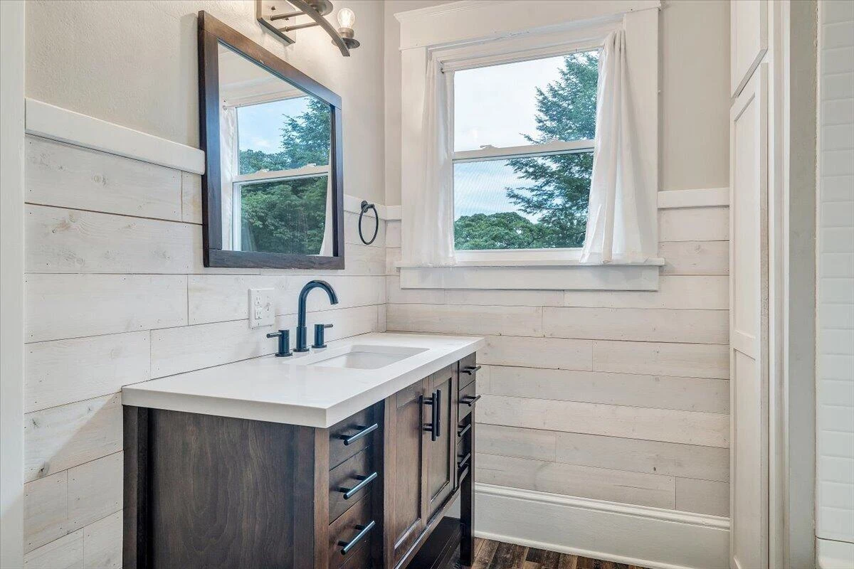 2104 Wayne ST NE - Photo 27