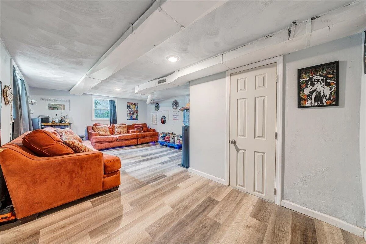 2104 Wayne ST NE - Photo 28