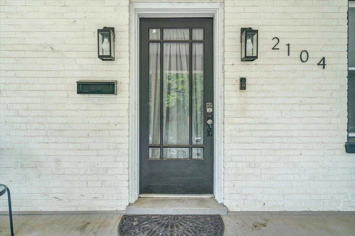 2104 Wayne ST NE - Photo 5