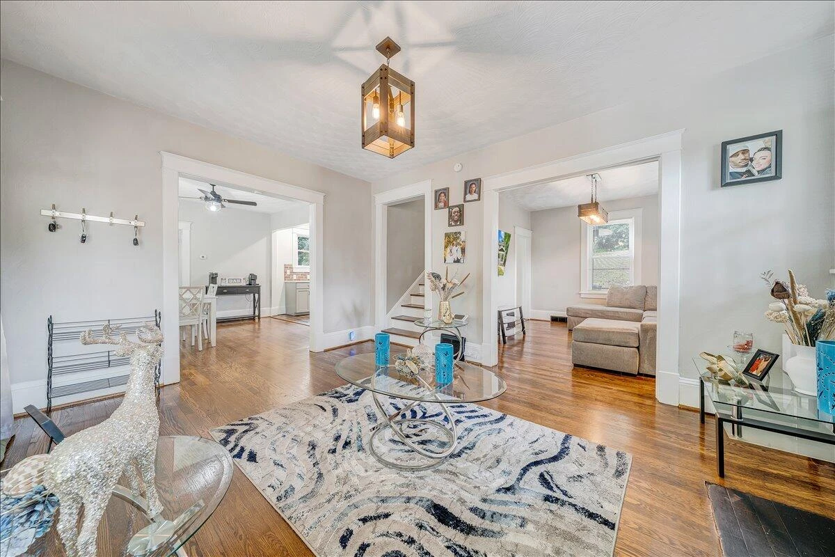 2104 Wayne ST NE - Photo 9
