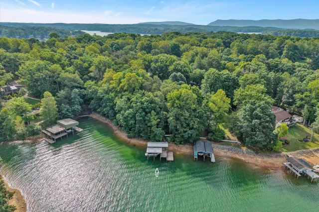 103 White Oak CIR