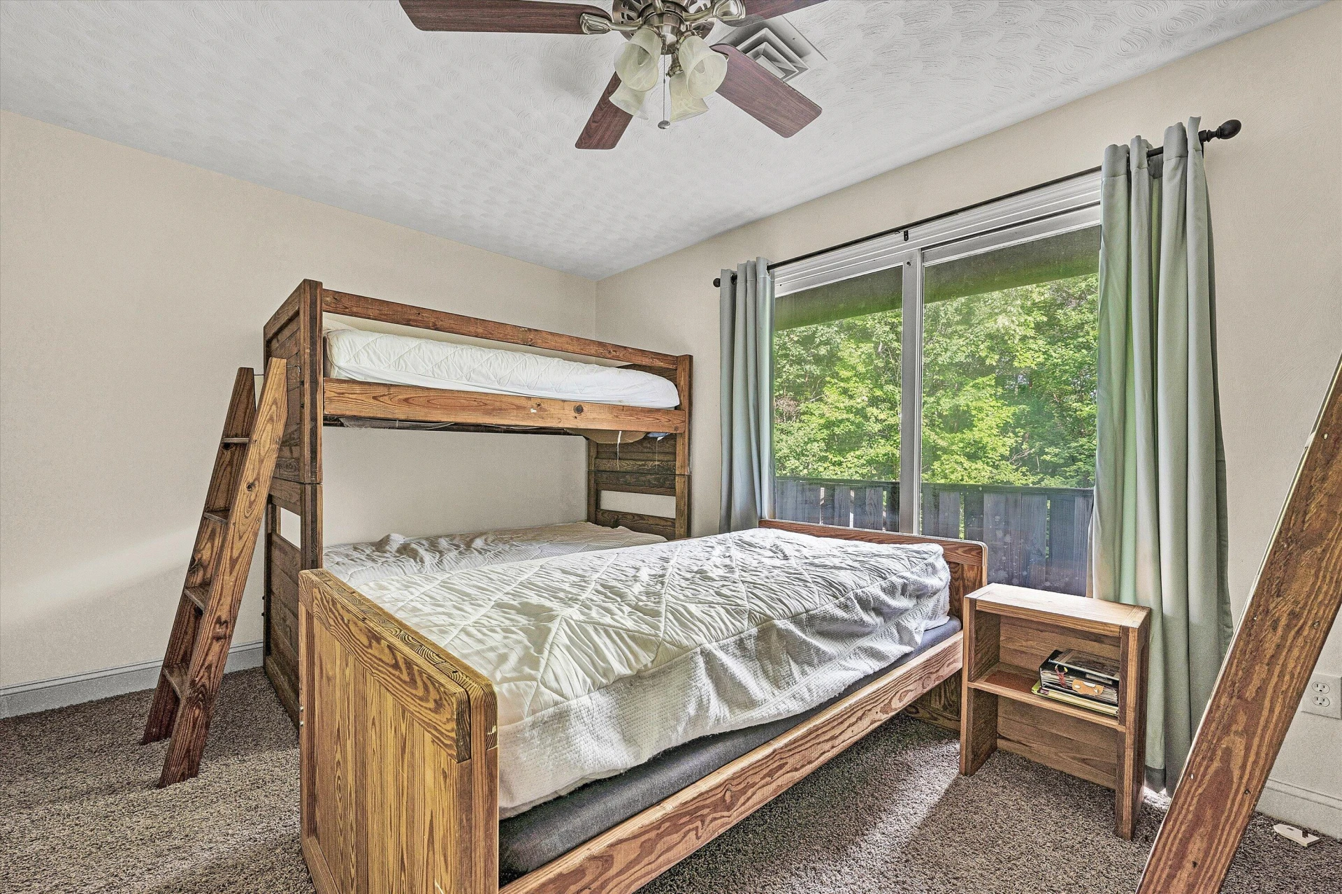 103 White Oak CIR - Photo 24