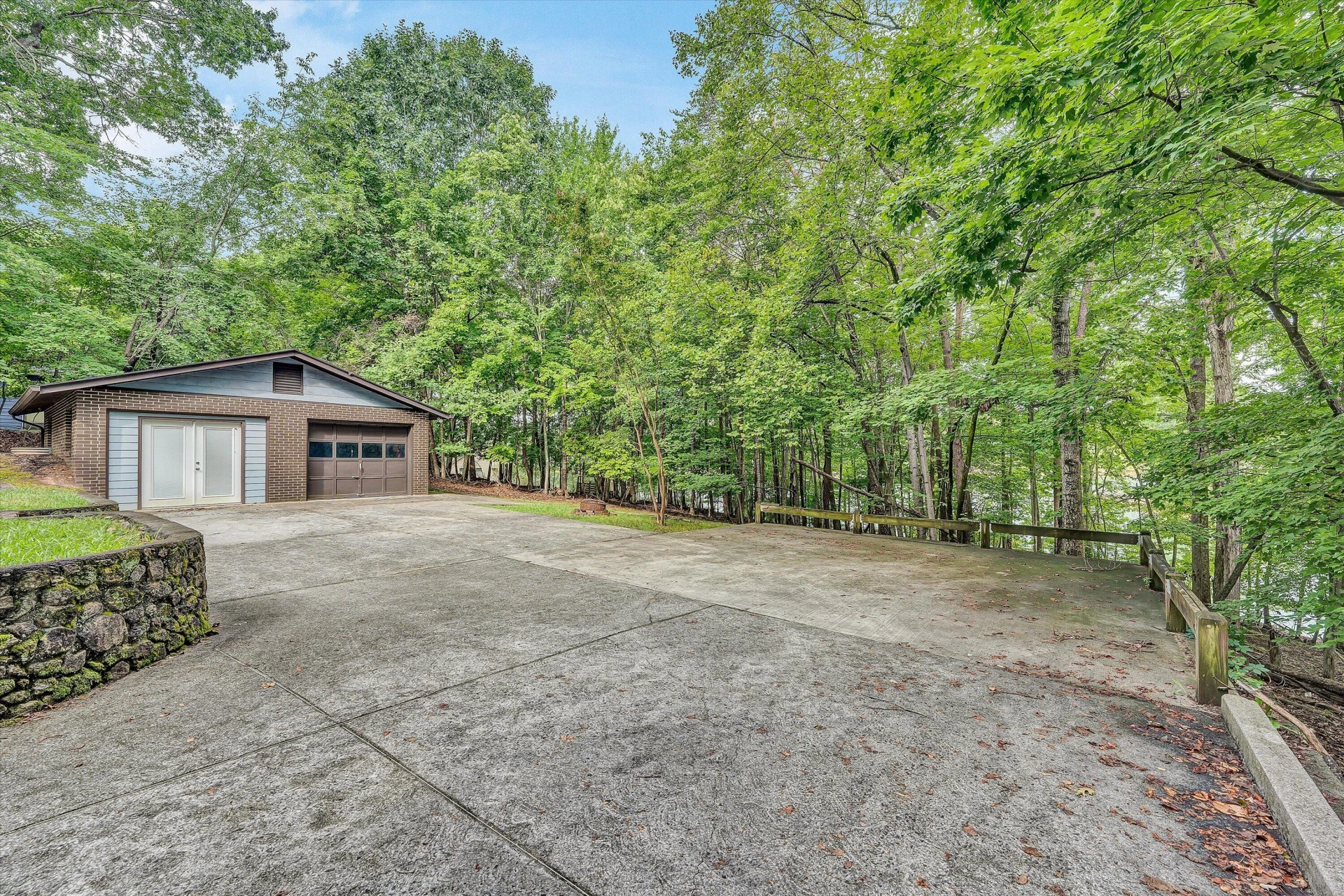 103 White Oak CIR - Photo 28
