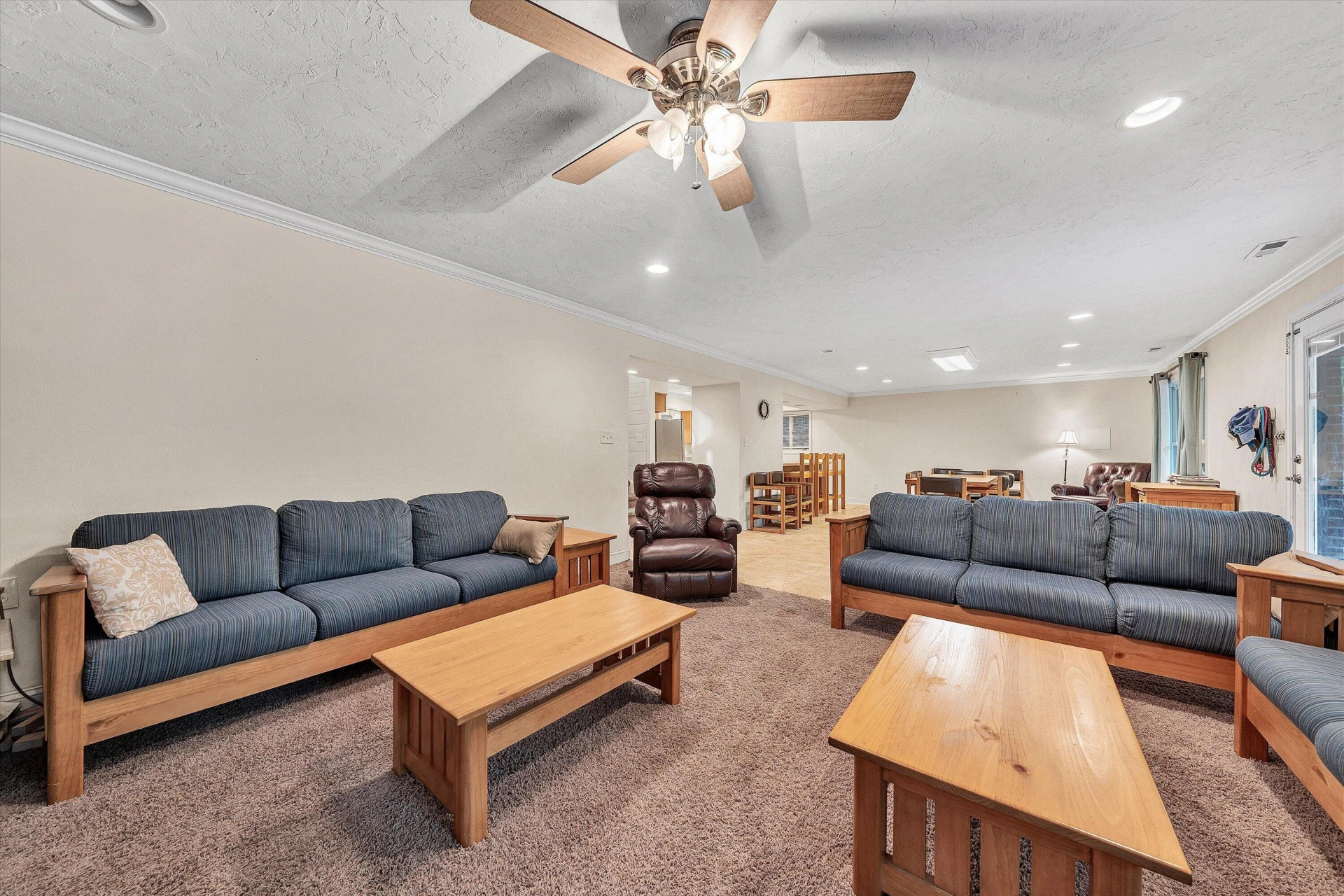 103 White Oak CIR - Photo 8